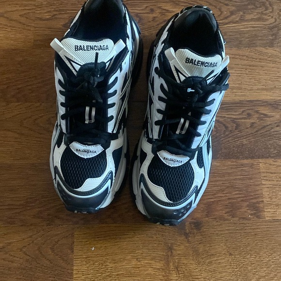 Balenciaga Runners - Picture 1 of 3